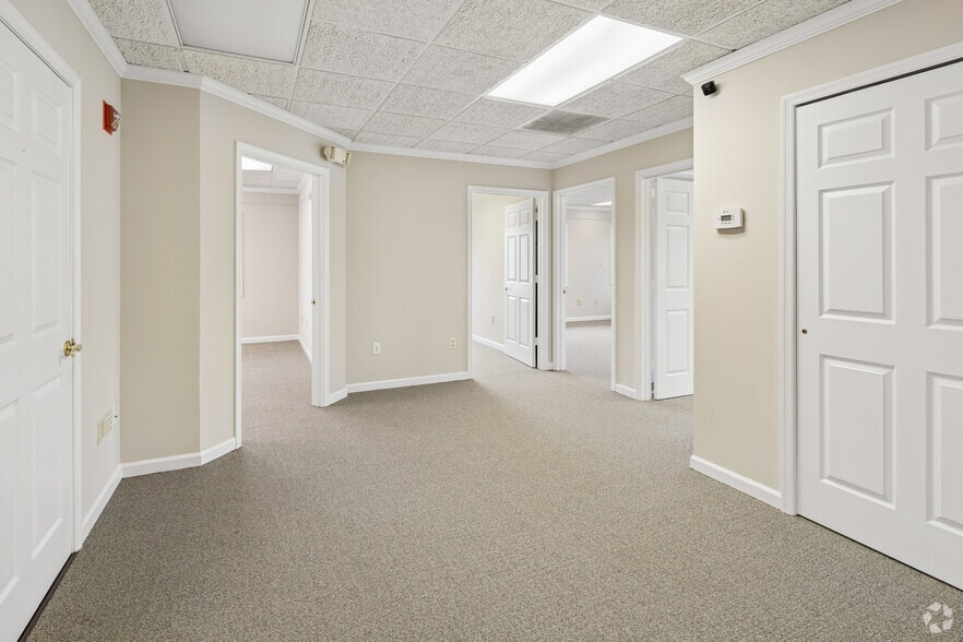 More Photos Of 3920 Plank Rd, Fredericksburg Office Residential For Sale