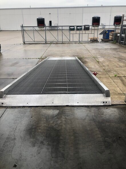 More Photos Of 10051 Simonson Rd, Harrison Showroom For Lease