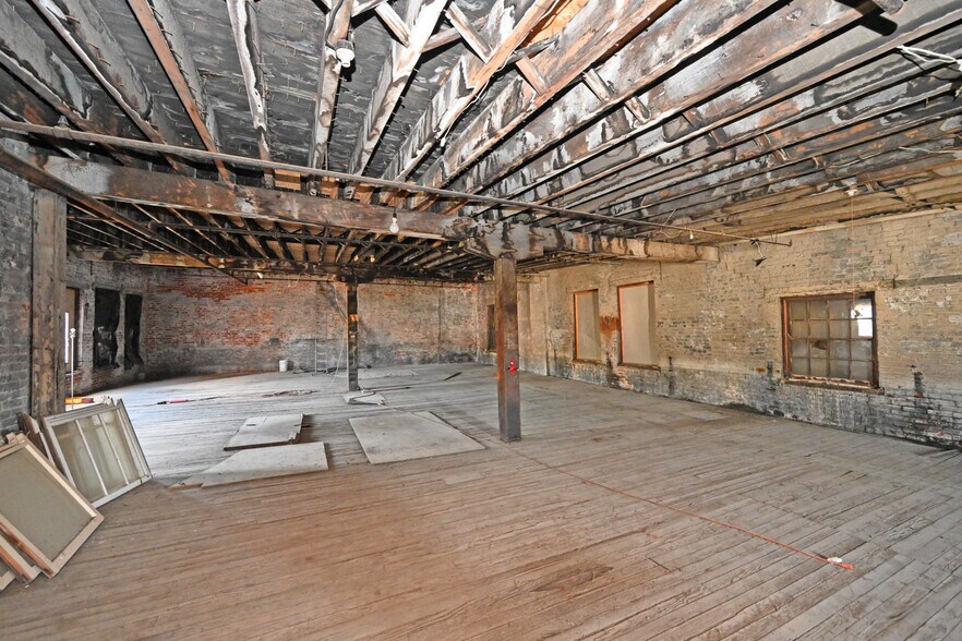 More Photos Of 2025 Dunlap St, Cincinnati Light Manufacturing For Sale