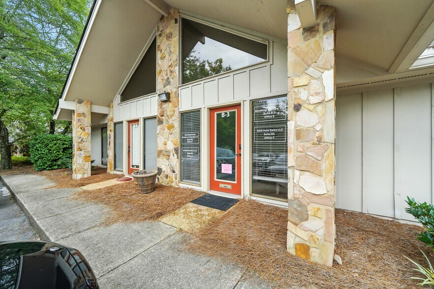 More Photos Of 11285 Elkins Rd, Roswell Office Residential For Sale