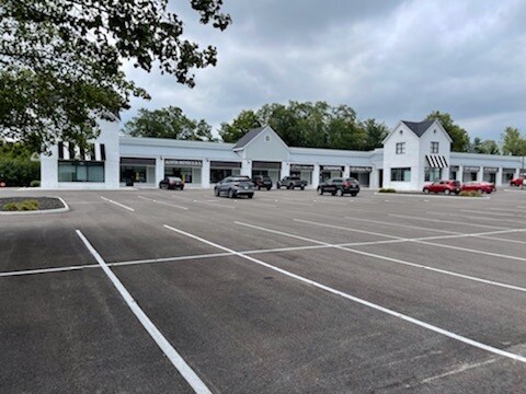 More Photos Of 120-180 E Olentangy St, Powell Unknown For Lease