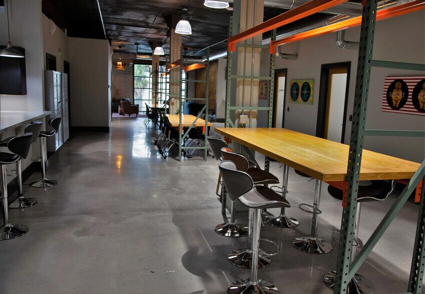 More Photos Of 332 Avenue B SW, Winter Haven Coworking Space