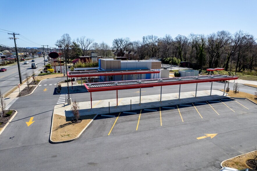 More Photos Of 1968 W Main St, Salem Fast Food For Lease