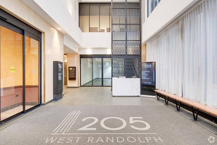 More Photos Of 205 W Randolph St, Chicago Office For Lease