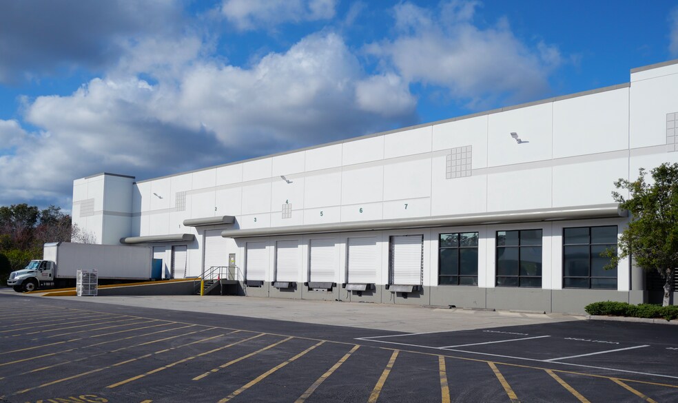 More Photos Of 8110 Anderson Rd, Tampa Unknown For Lease