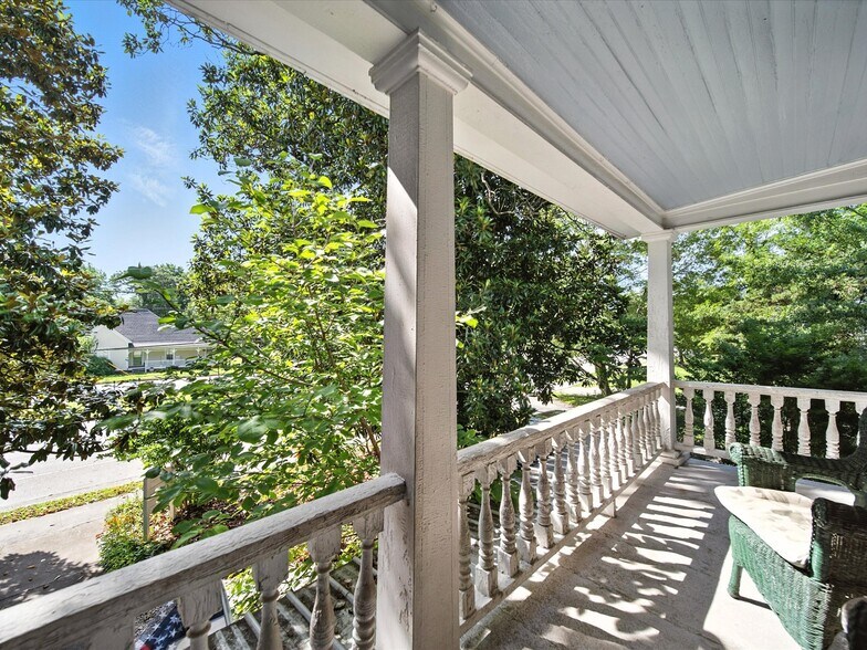 More Photos Of 221 N Main St, Clover Hospitality For Sale