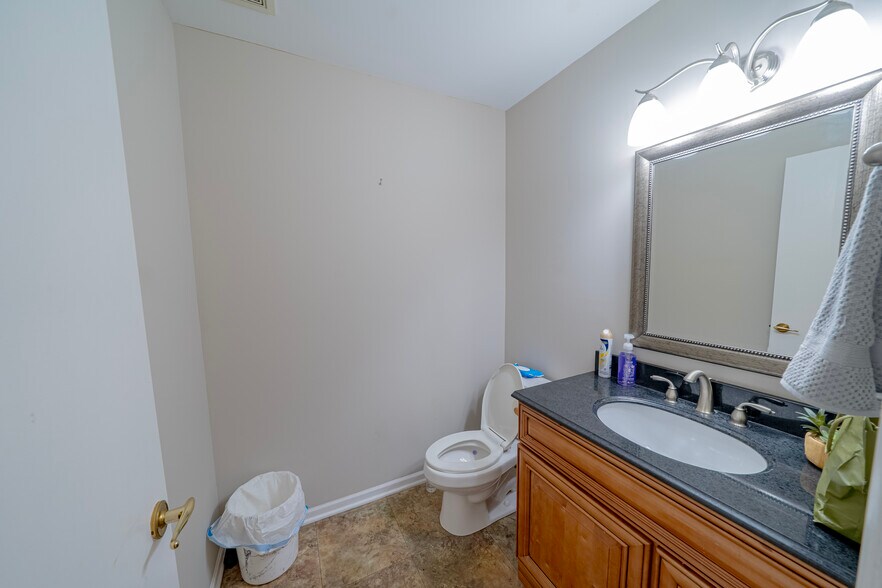 More Photos Of 20604 Burl Ct, Joliet Manufacturing For Sale