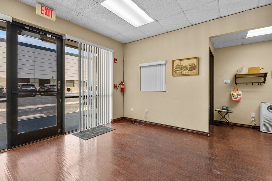 More Photos Of 28041 Smyth Dr, Valencia Light Manufacturing For Lease