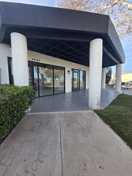 Primary Photo Of 44143-44147 20th St W, Lancaster Medical For Sale