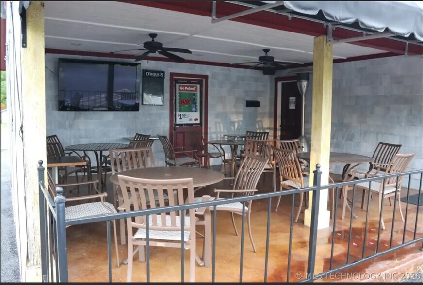 More Photos Of 111 W Ketchum St, Ketchum Restaurant For Sale