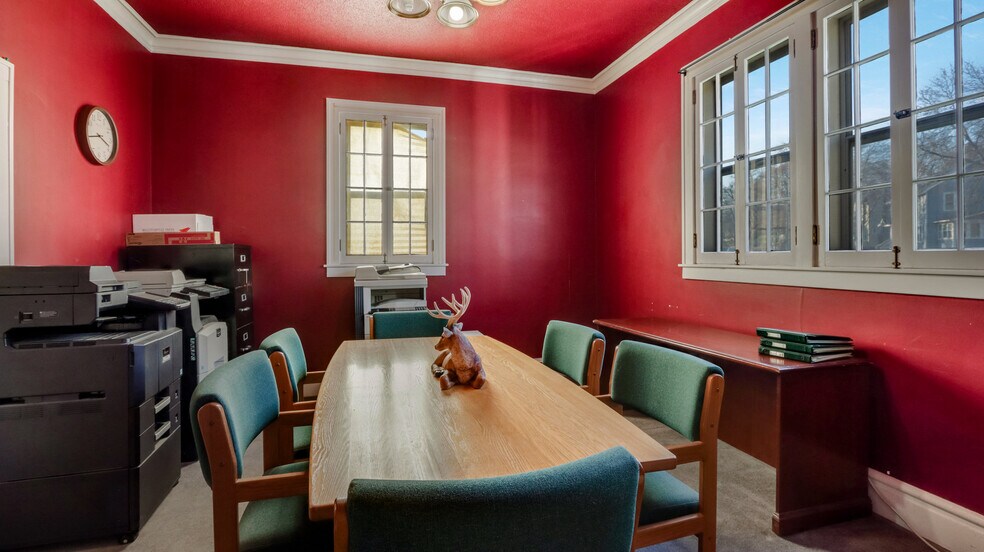 More Photos Of 33 W Cedar St, Chippewa Falls Office For Sale