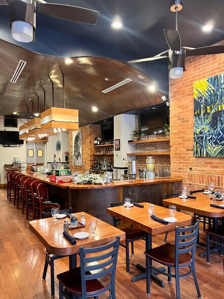More Photos Of 413 N Charles St, Baltimore Restaurant For Lease