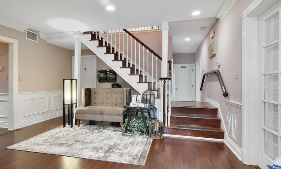 More Photos Of 851 N Donnelly St, Mount Dora Medical For Sale