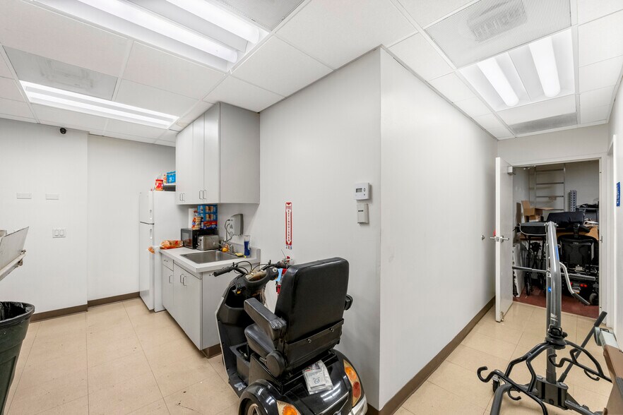 More Photos Of 103 E Stetson Ave, Hemet Bank For Sale