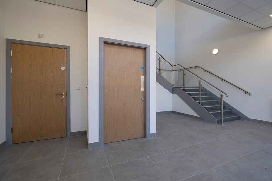 Cole Green Ln, Welwyn Garden City, HRT AL7 3PP Industrial For Lease