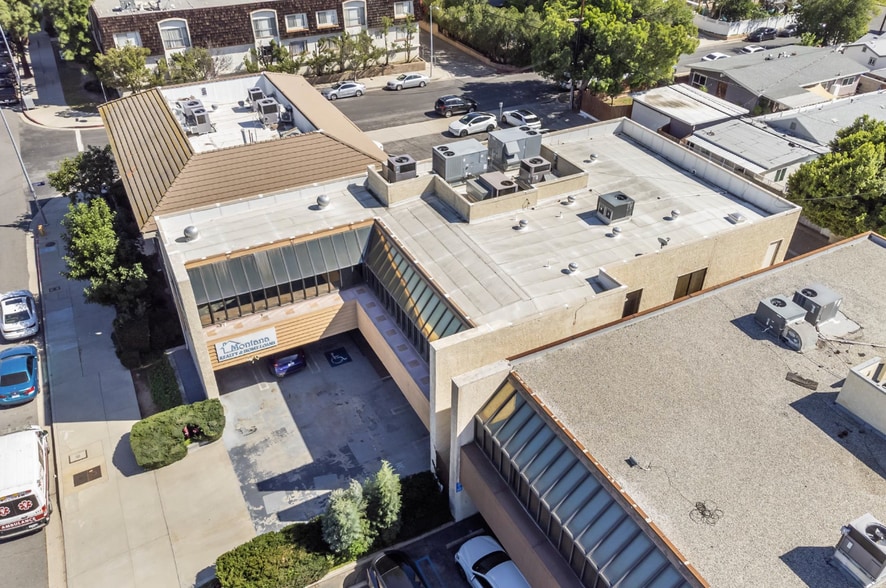 More Photos Of 17408 Chatsworth St, Granada Hills Office For Sale