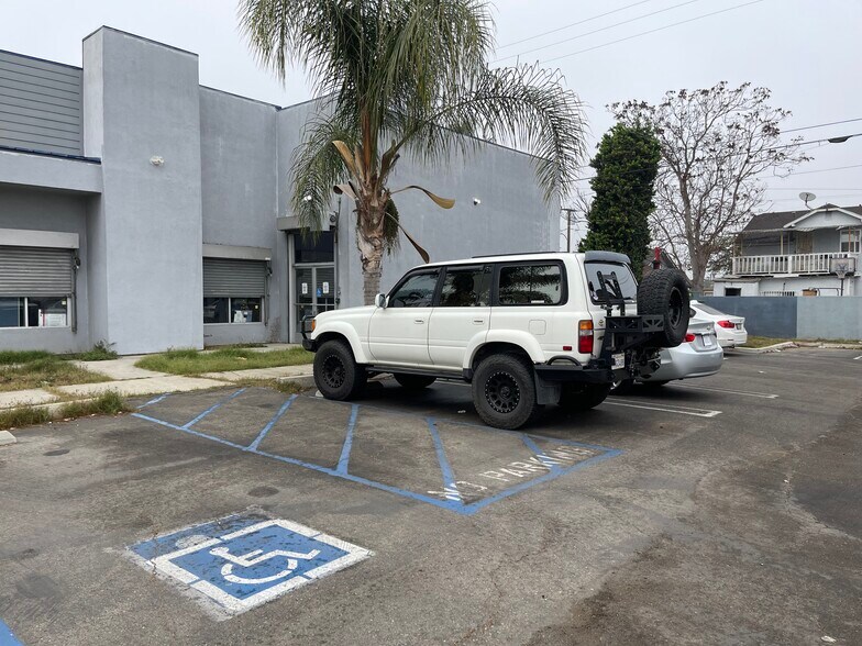 More Photos Of 961 W Compton Blvd, Compton Freestanding For Sale