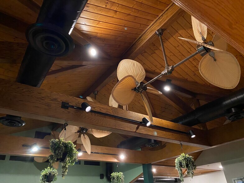 More Photos Of 5106 Old Bullard Rd, Tyler Restaurant For Lease