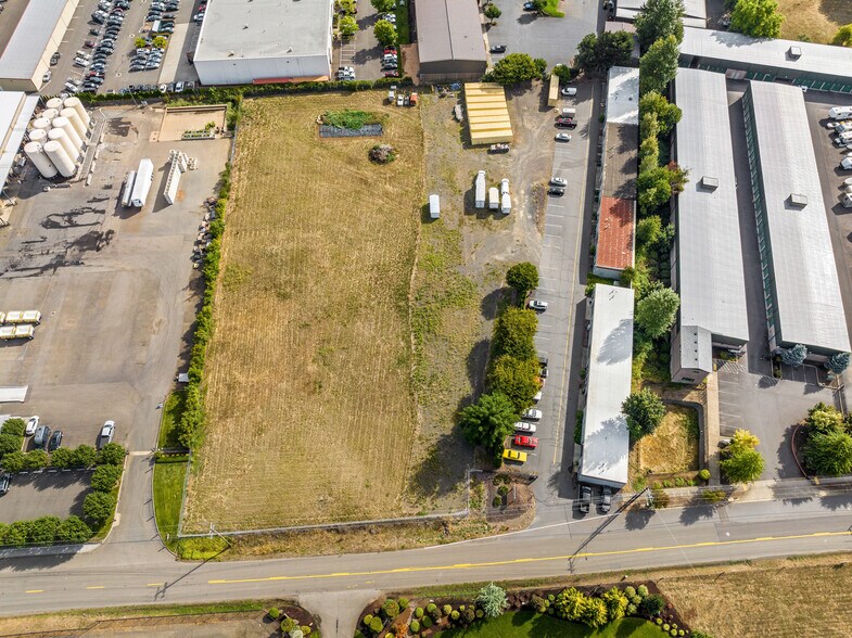 More Photos Of 19730 SW Cipole Rd, Tualatin Warehouse For Lease