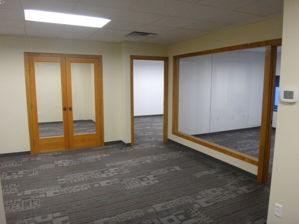 More Photos Of 208 N 3rd St, Harrisburg Office For Lease