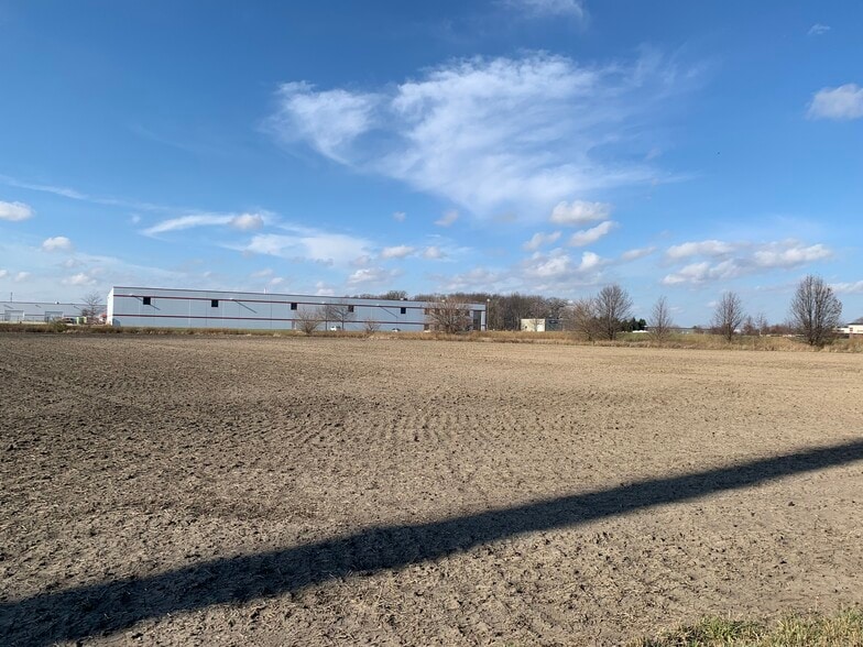 More Photos Of 1 & 2 BOOMBAH Blvd, Yorkville Land For Sale
