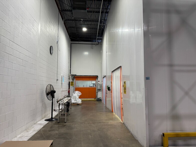 More Photos Of 625 Public Service Rd, Waukegan Warehouse For Sale