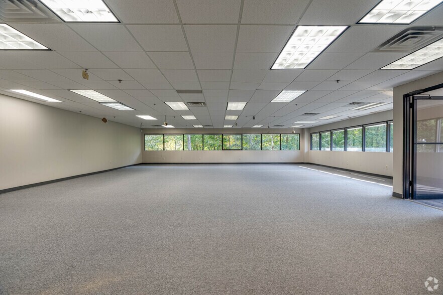 More Photos Of 181 New Rd, Parsippany Office For Lease
