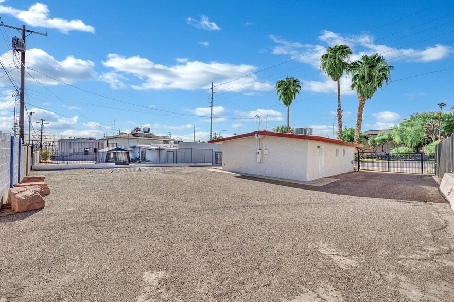 More Photos Of 1610 E Sahara Ave, Las Vegas Storefront Retail Office For Sale
