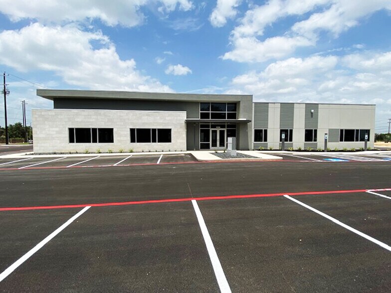 More Photos Of 4318 De Zavala Rd, San Antonio Unknown For Lease