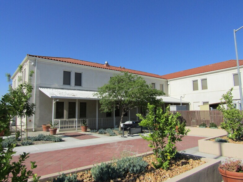 More Photos Of 1600 Norris Rd, Bakersfield Office For Sale