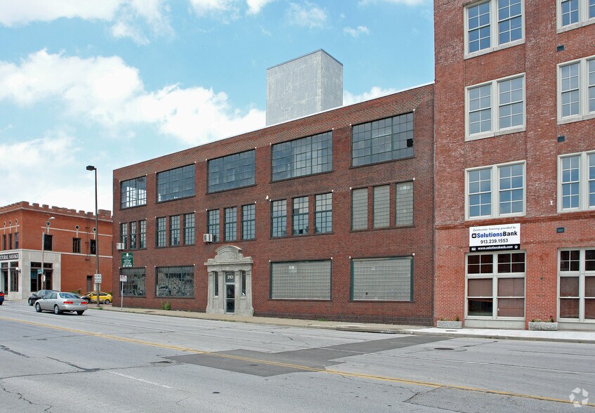 More Photos Of 2101 Broadway St, Kansas City Office Residential For Lease