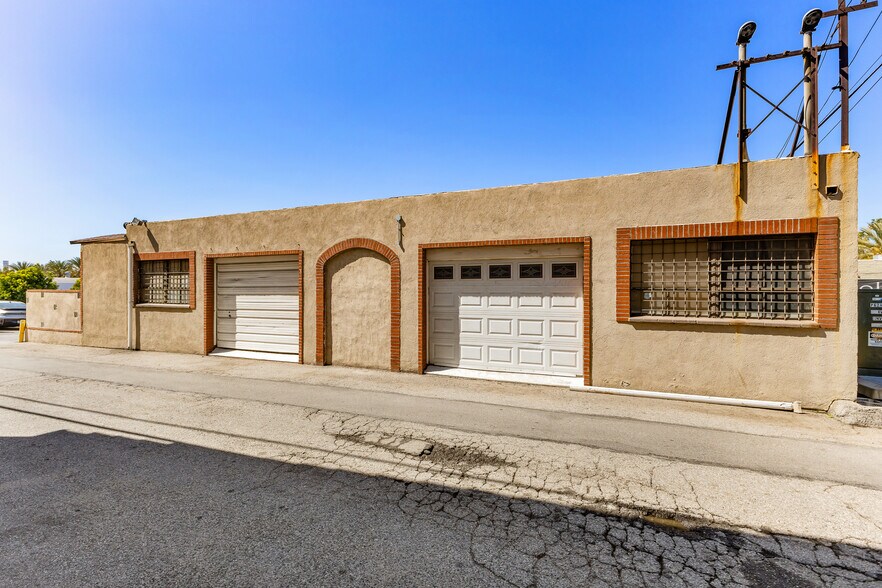 More Photos Of 770-780 S Arroyo Park, Pasadena Storefront Retail Office For Lease