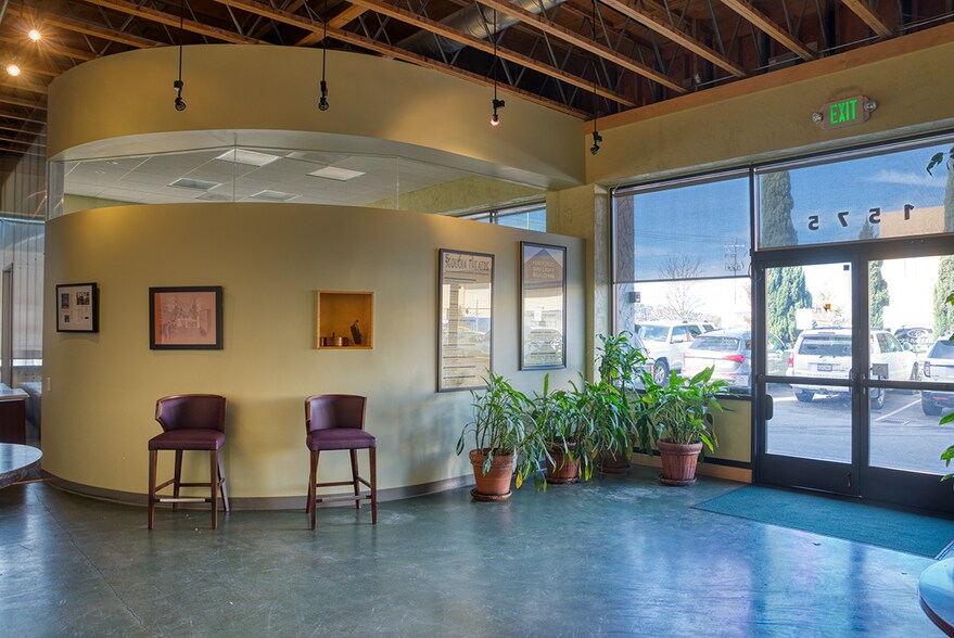 More Photos Of 1575 E Francisco Blvd, San Rafael Warehouse For Lease
