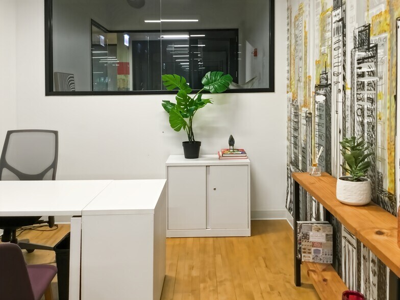 More Photos Of 900 W Randolph St, Chicago Coworking Space