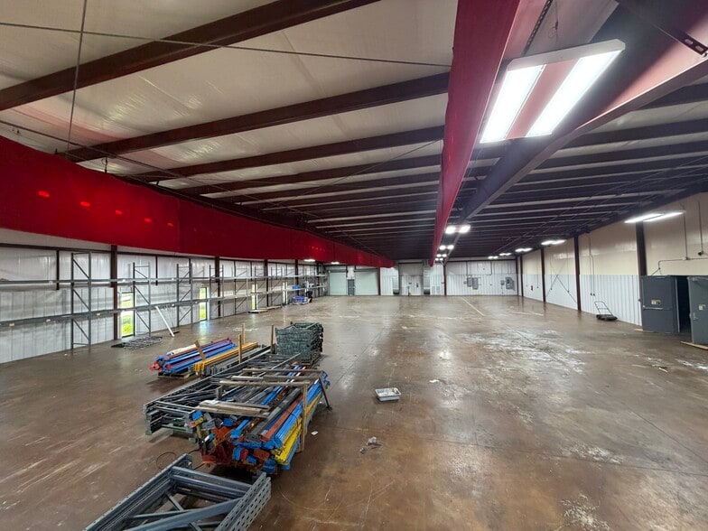 More Photos Of 2 Hummingbird ln, Eufaula Manufacturing For Sale