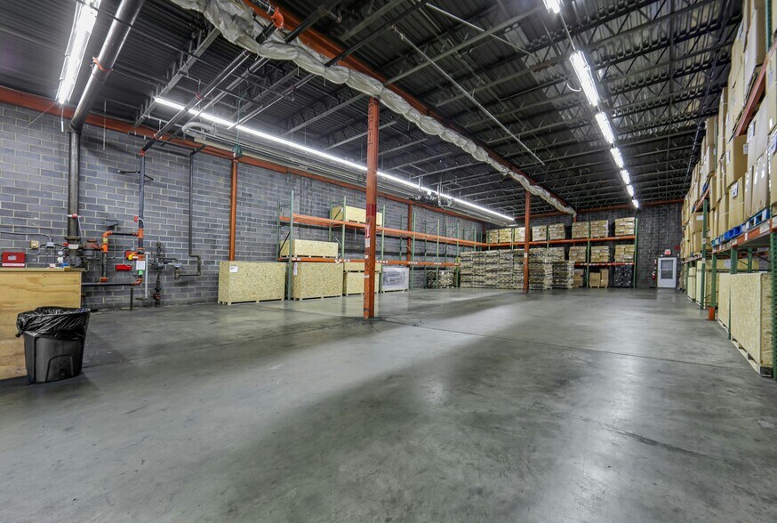 More Photos Of 370 Bergen Ave, Kearny Warehouse For Lease