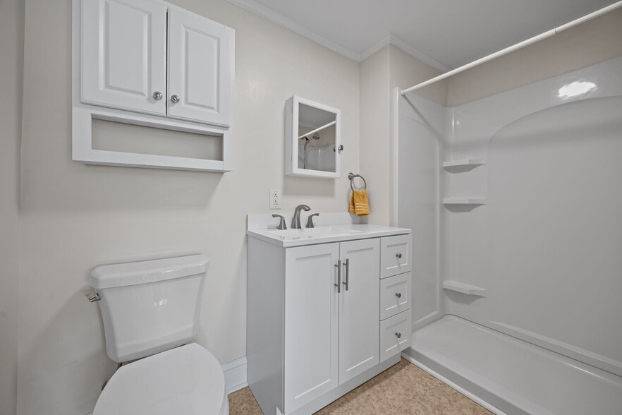 More Photos Of 10612 Durham Rd, Timberlake Flex For Sale