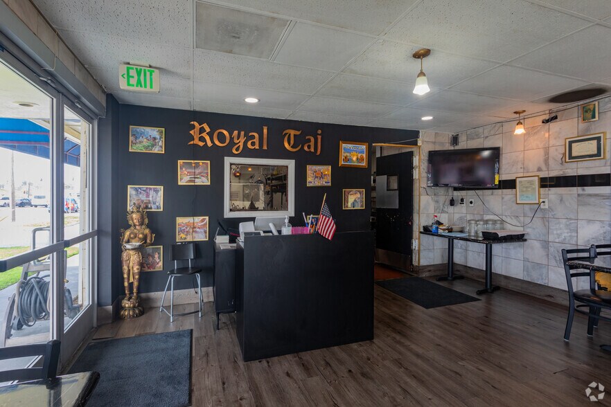 More Photos Of 1350 Camden Ave, Campbell Restaurant For Sale