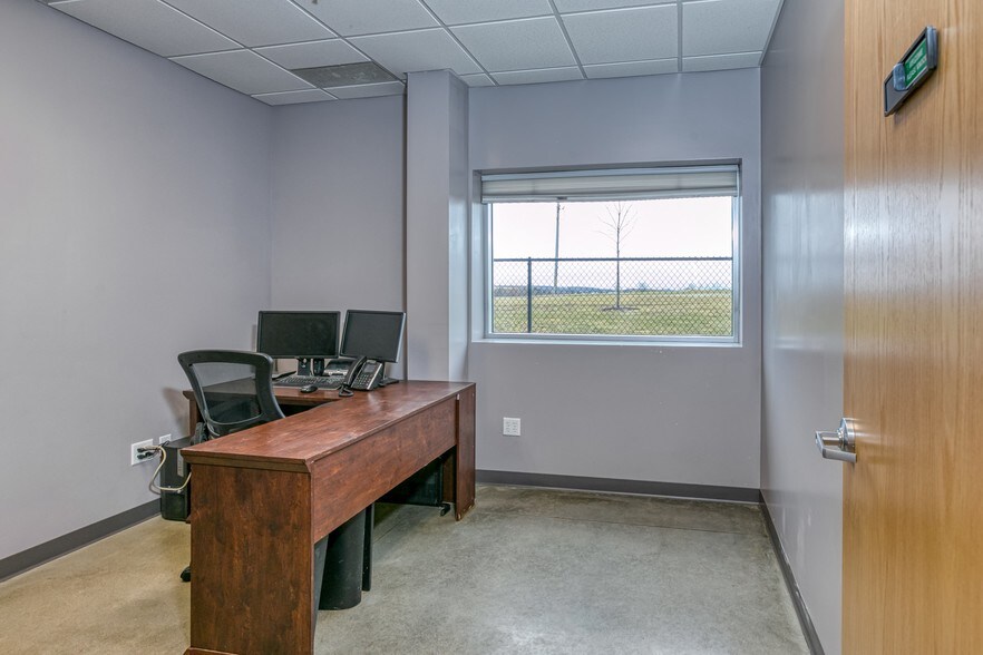 More Photos Of 1974 Pond View Dr SE, Lonsdale Warehouse For Sale