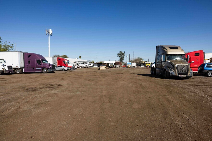 More Photos Of 5732 W Maryland Ave, Glendale Truck Terminal For Sale
