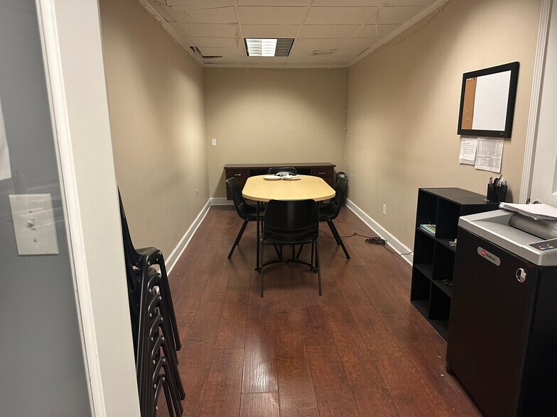 More Photos Of 1004 Princetown Rd, Schenectady Office For Lease