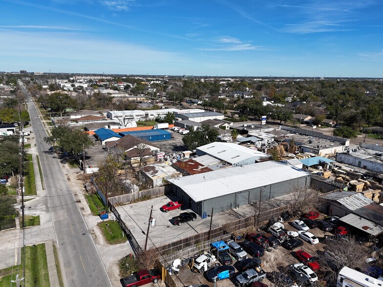More Photos Of 1826 Ojeman Rd, Houston Service For Lease