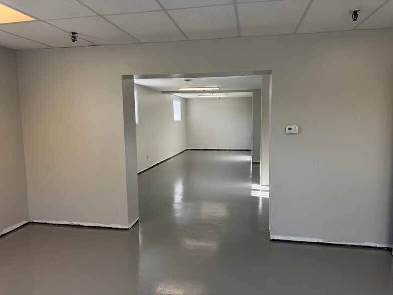 More Photos Of 203 Sulphur Springs Rd, Greenville Warehouse For Lease