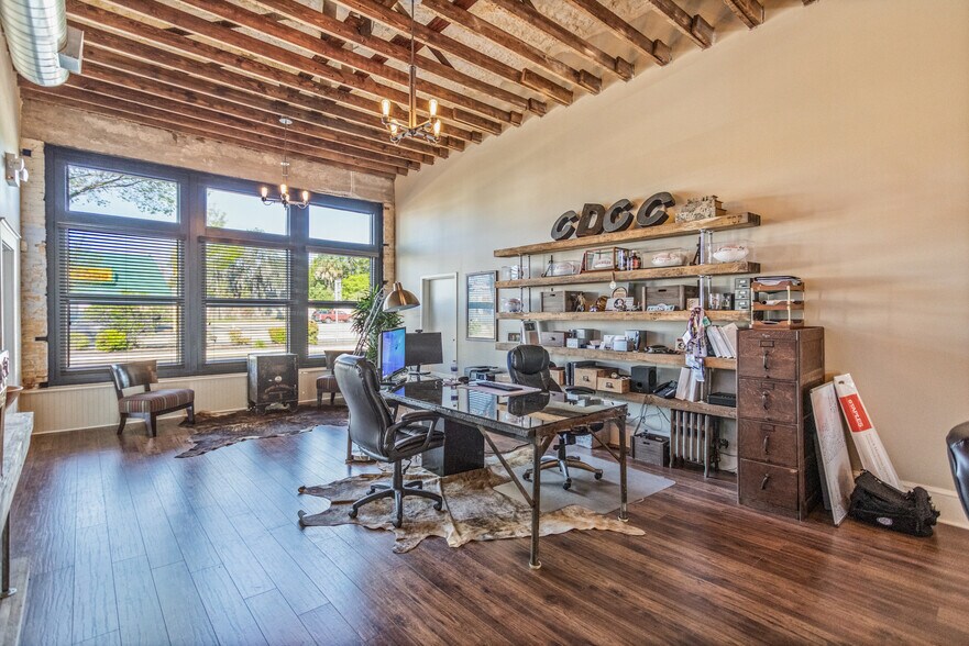 More Photos Of 1501-1505 N Main St, Jacksonville Storefront Retail Office For Lease