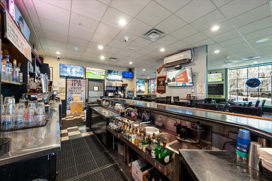 More Photos Of 108-114 Congress St, Saratoga Springs Restaurant For Sale