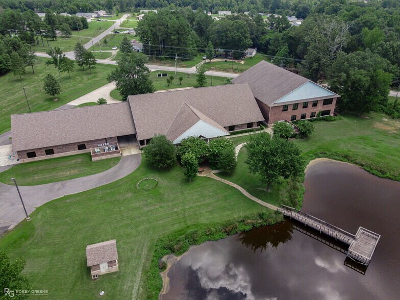 More Photos Of 10100 Woolworth Rd, Keithville Medical For Lease