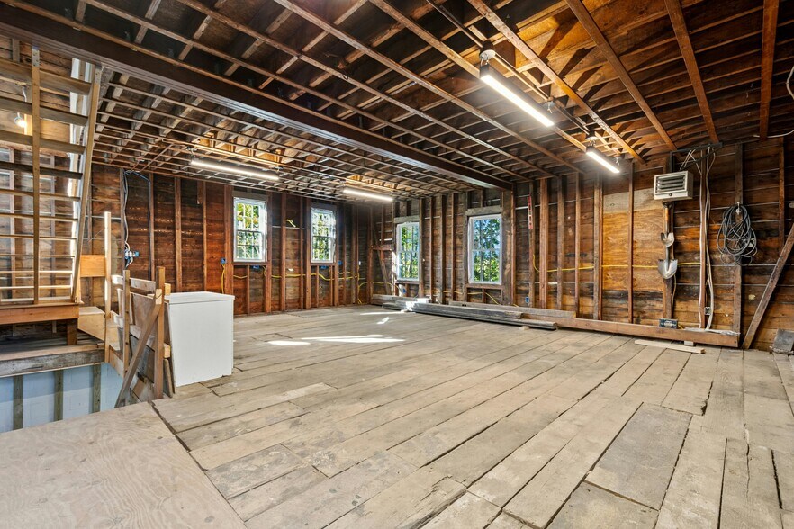 More Photos Of 8 Pine St, Boston Flex For Sale