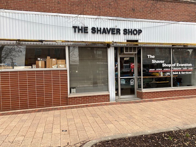 Primary Photo Of 927 Davis St, Evanston General Retail For Lease
