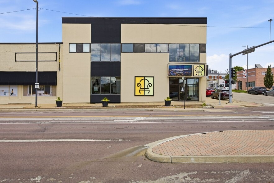 Primary Photo Of 724 3rd Ave SE, Cedar Rapids Freestanding For Sale