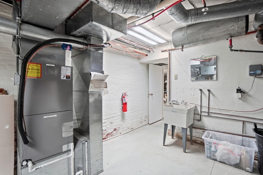 More Photos Of 2406 Auburn Ave, Cincinnati Office Residential For Sale